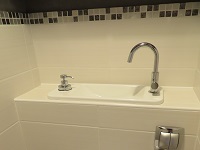 WiCi Next platzsparende kompakte Handwaschbecken auf Hange WC - Herr und Frau C (Frankreich - 44) - 1 auf 2